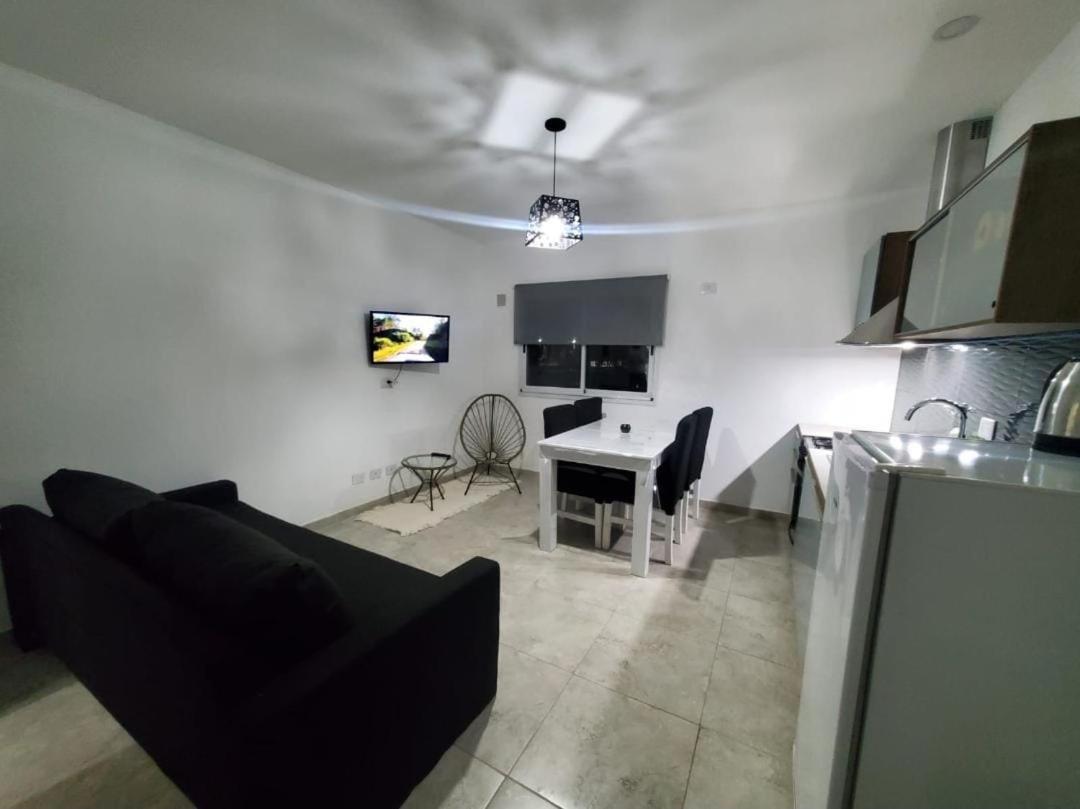 Travel Ezeiza- 5 Pax- Centro Eze- Shoppings A 8 Min Apartment